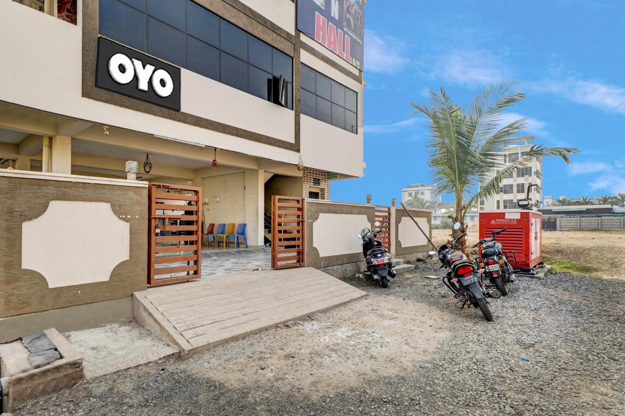 Oyo Vnr Convention Hotel Guntur Exterior photo